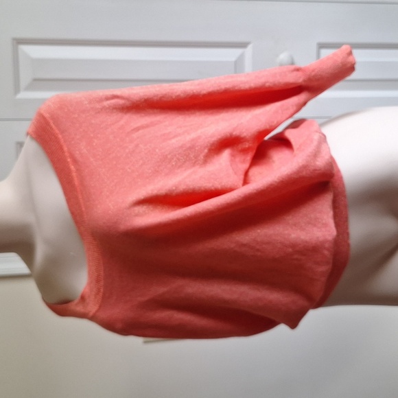 3/$20 Express Off-the-Shoulder Coral Sweater Size Small - Picture 6 of 9